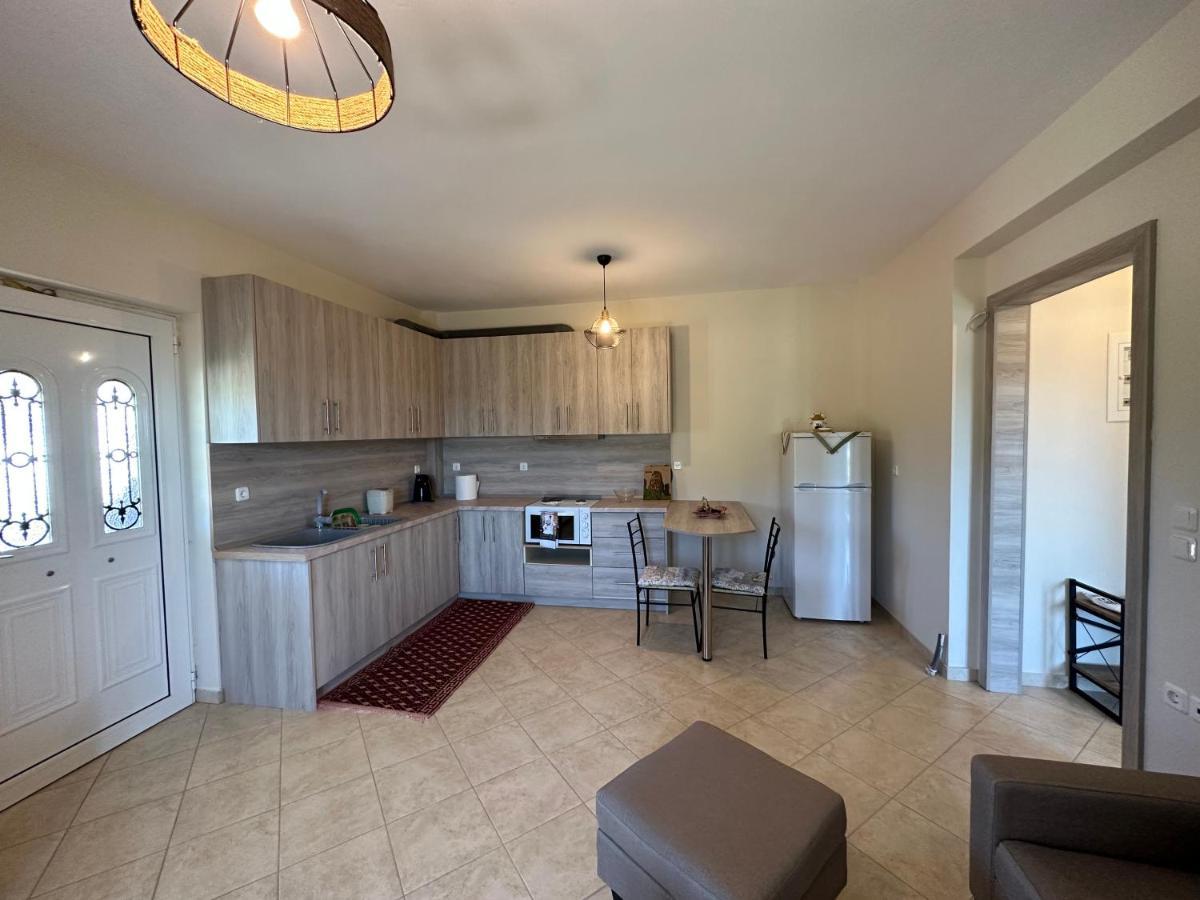Georgia'S Guesthouse Kalampáka Ngoại thất bức ảnh