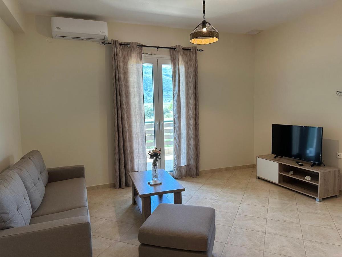 Georgia'S Guesthouse Kalampáka Ngoại thất bức ảnh