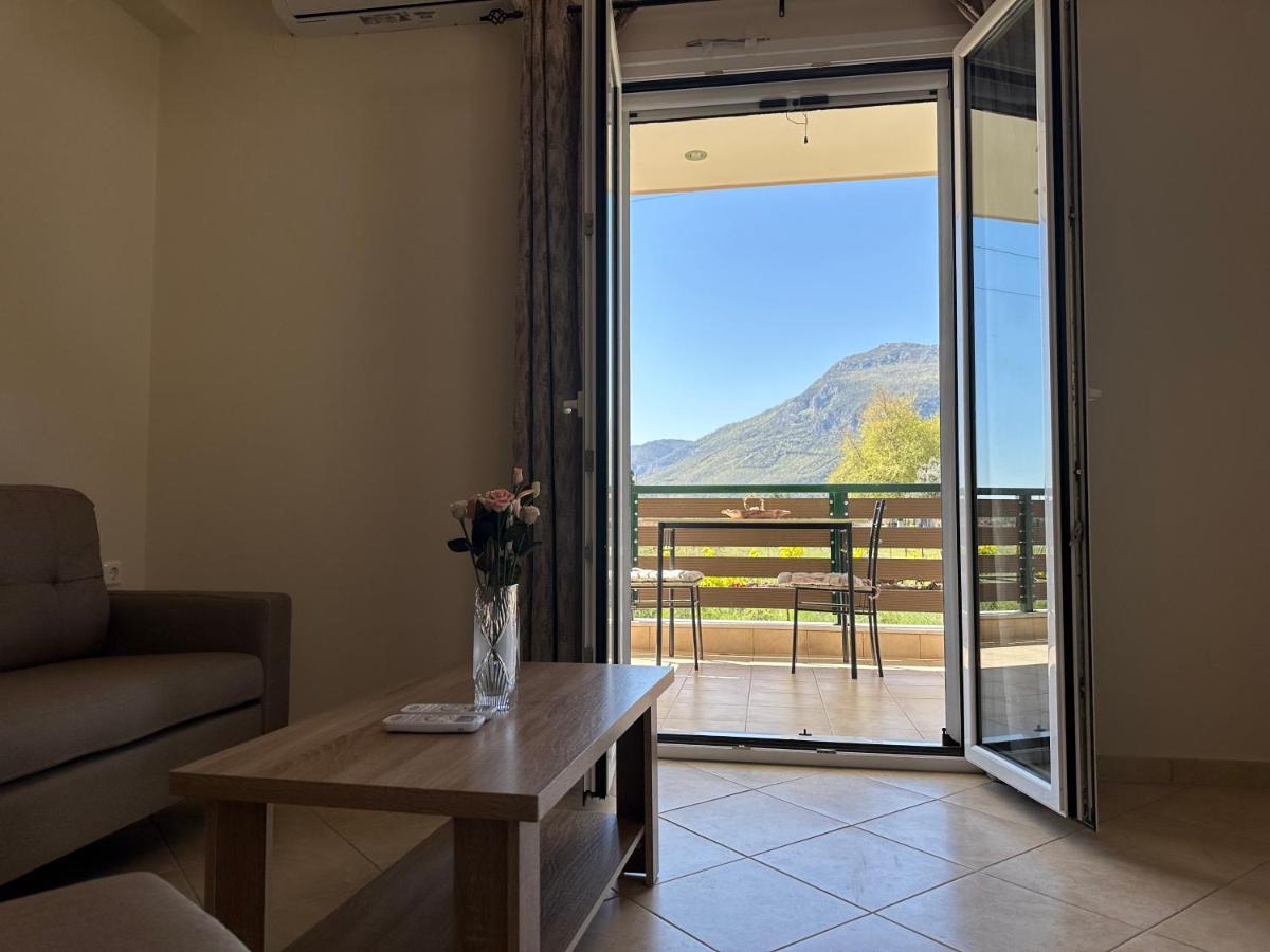Georgia'S Guesthouse Kalampáka Ngoại thất bức ảnh